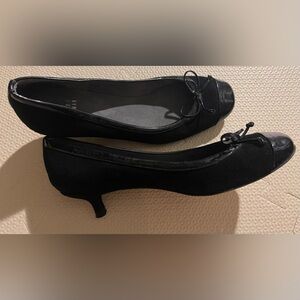 Stuart Weitzman black suede kitten heels: 7M